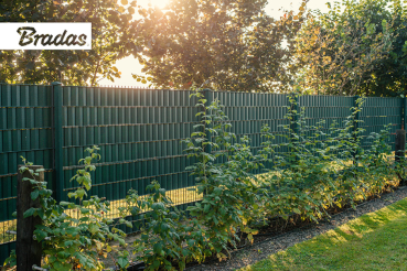 Green Privacy Strip 19 cm x 35 m—Weatherproof Fence Screen | Omnimarkt